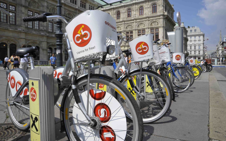 Rekord népszerűségnek örvendenek a közbringák Bécsben