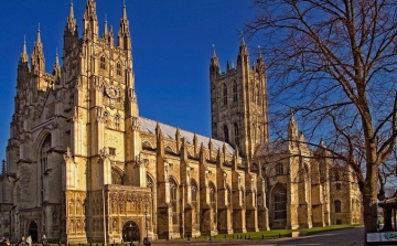 Az angol és a walesi lakosság kevesebb mint a fele mondta magát kereszténynek a népszámláláson