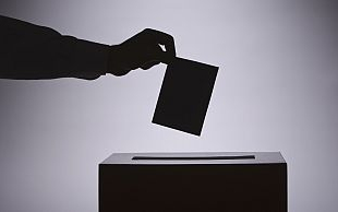 Még nincs vége: tömeges óvás a választás után