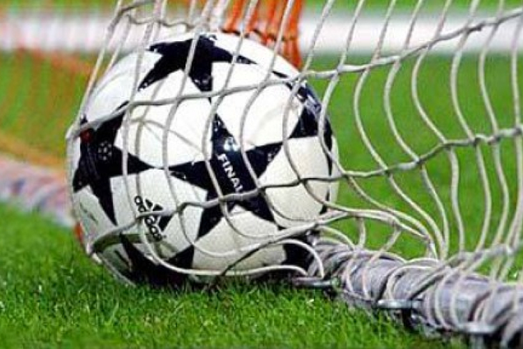 Feröeri-magyar - Elővételben a belépők fele kelt el