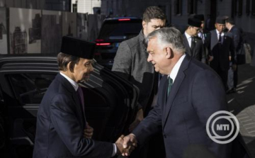 Orbán Viktor hivatalában fogadta Hászánál Bolkiáht, Brunei szultánját