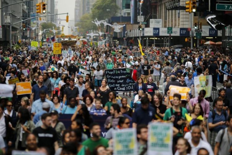 Tízezrek tiltakoztak New Yorkban a klímaváltozás ellen