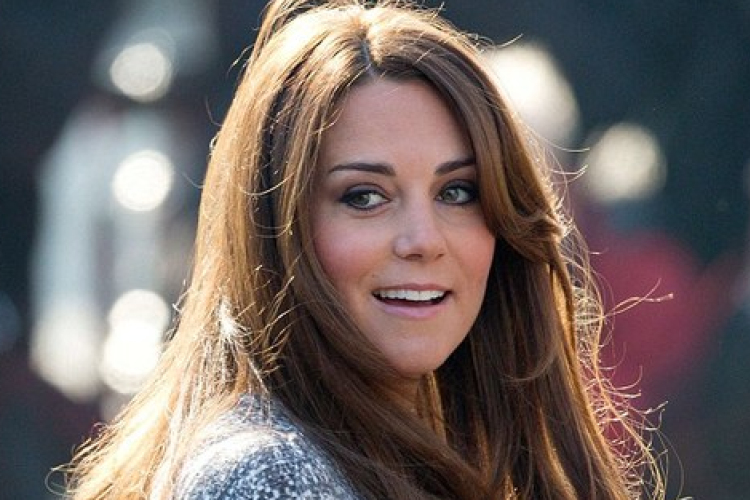 Kate Middleton gömbölyödő pocakja