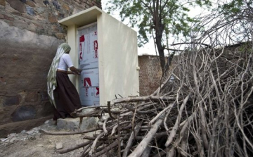 Vécéket kapott az indiai falu, ahol az illemhelyek hiánya vezetett két kislány meggyilkolásához