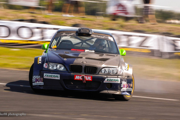 KISS THE WALL, avagy INDULJON A FAL